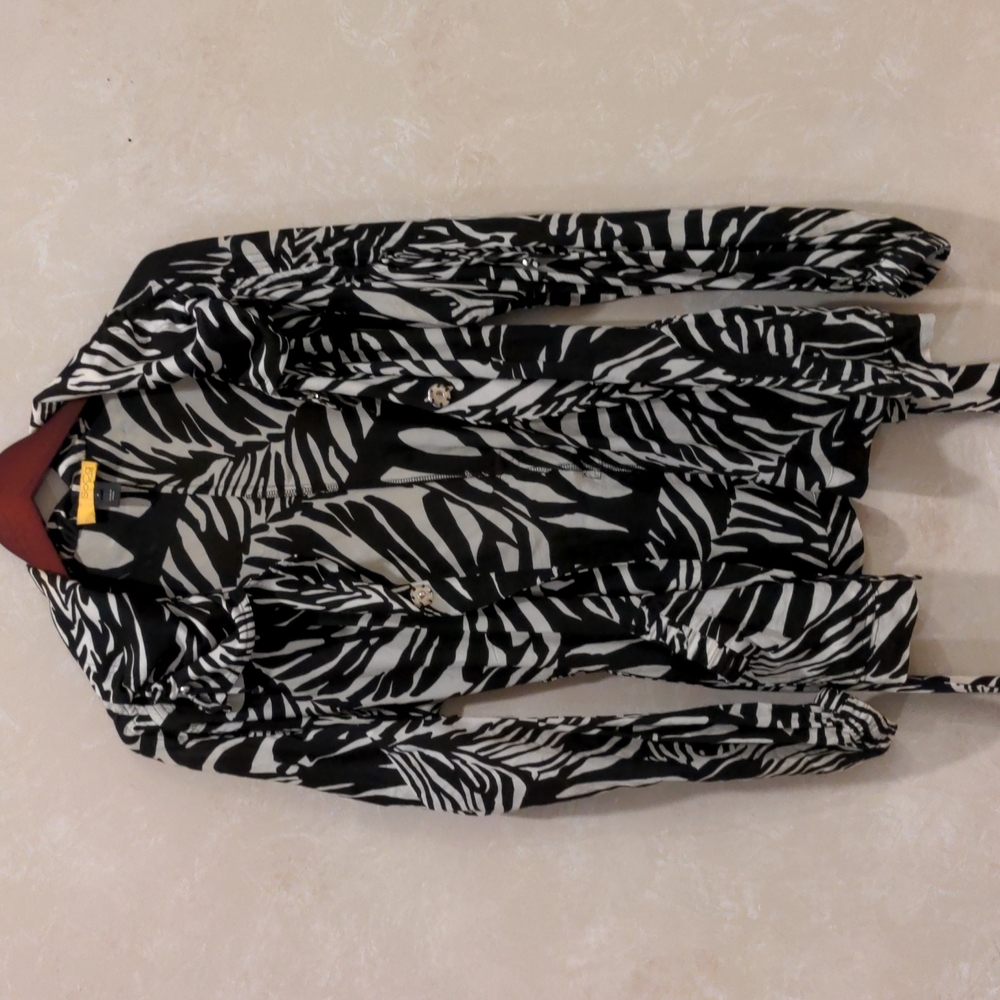 SoCa St. John belted cardigan jacket with button closures, black & white, Petite